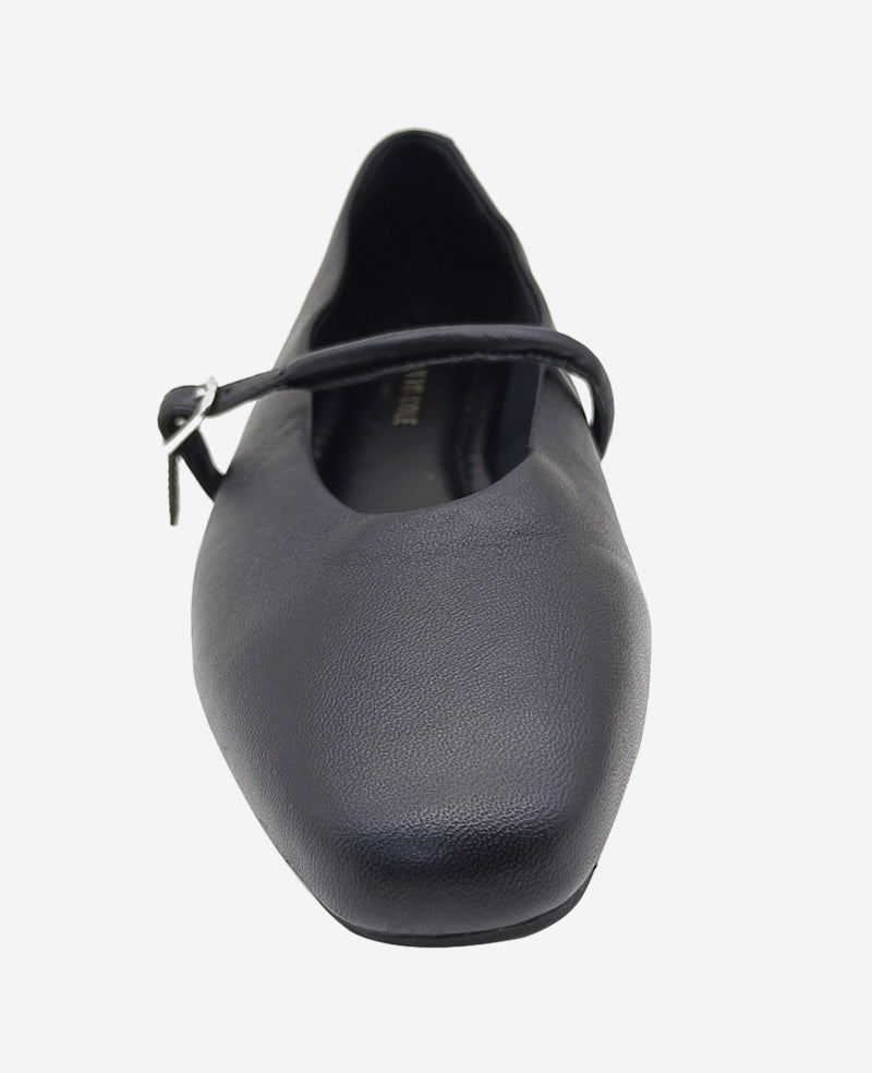 Kenneth Cole Shop Magnolia Leather Ballet Flat in Black | Kenneth Cole | BLACK LEATHER