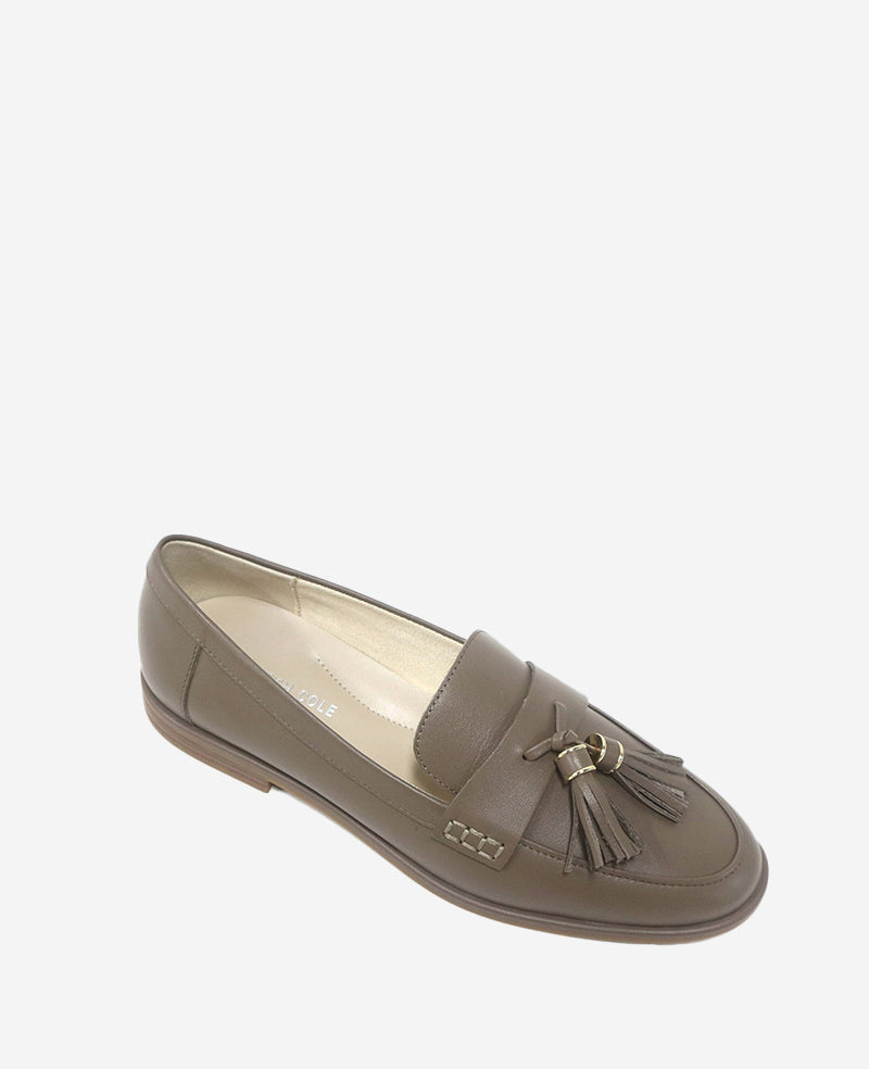 Kenneth Cole Lyra Leather Loafer | SHITAKE LEATHER