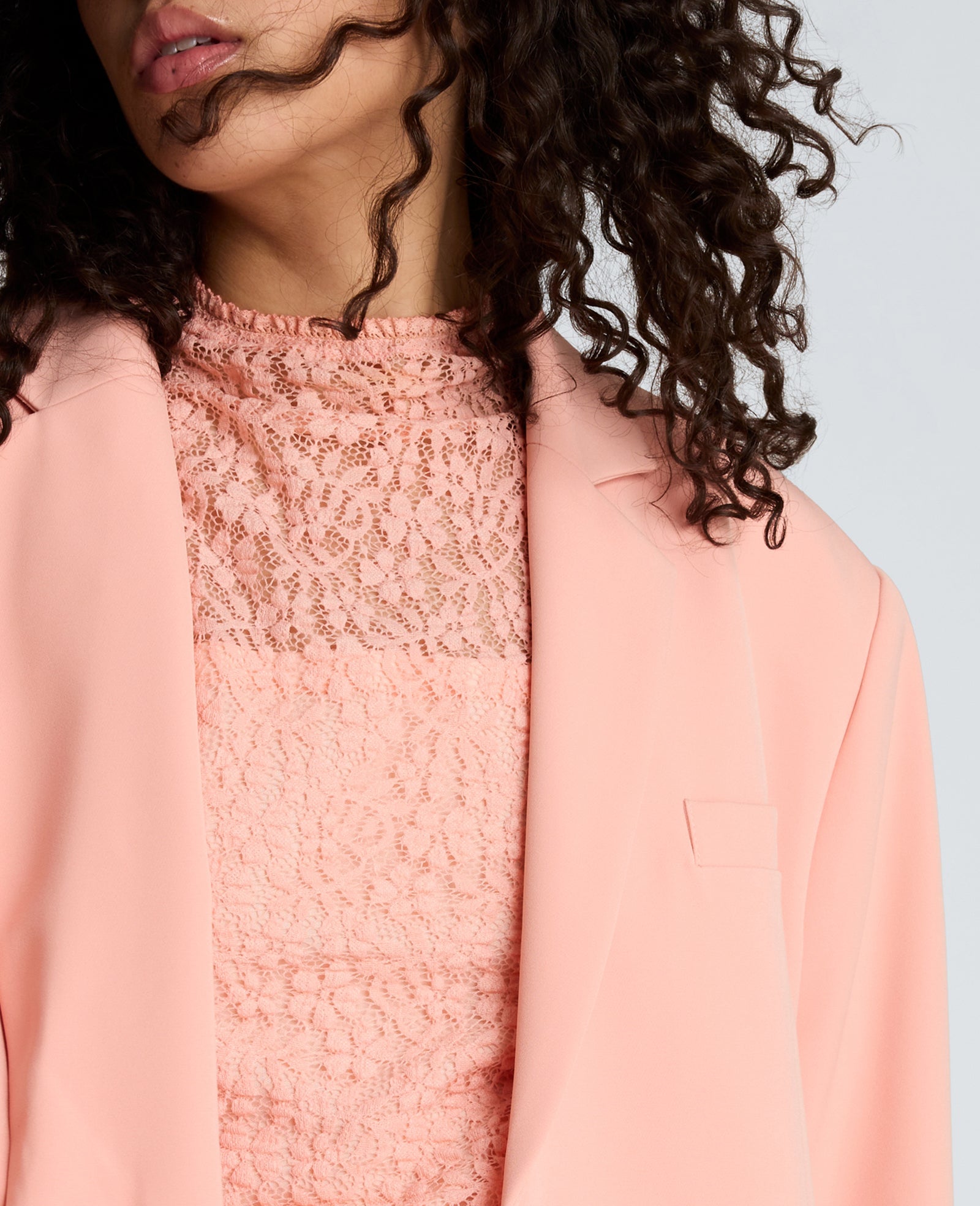 Kenneth Cole Vision Twill Three Button Boyfriend Jacket with Flap Pockets | SOFT PEACH