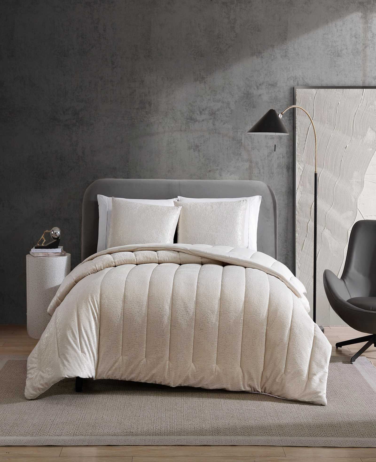 Kenneth Cole Banks Natural Comforter-Sham Set | IVORY
