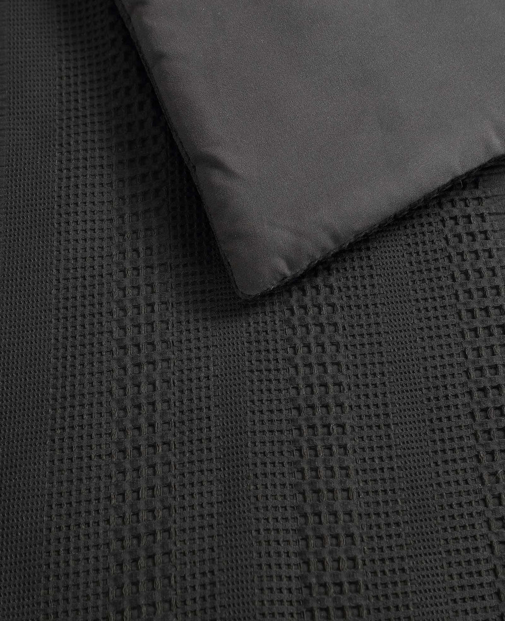 Kenneth Cole Variegated Waffle Comforter Set | BLACK