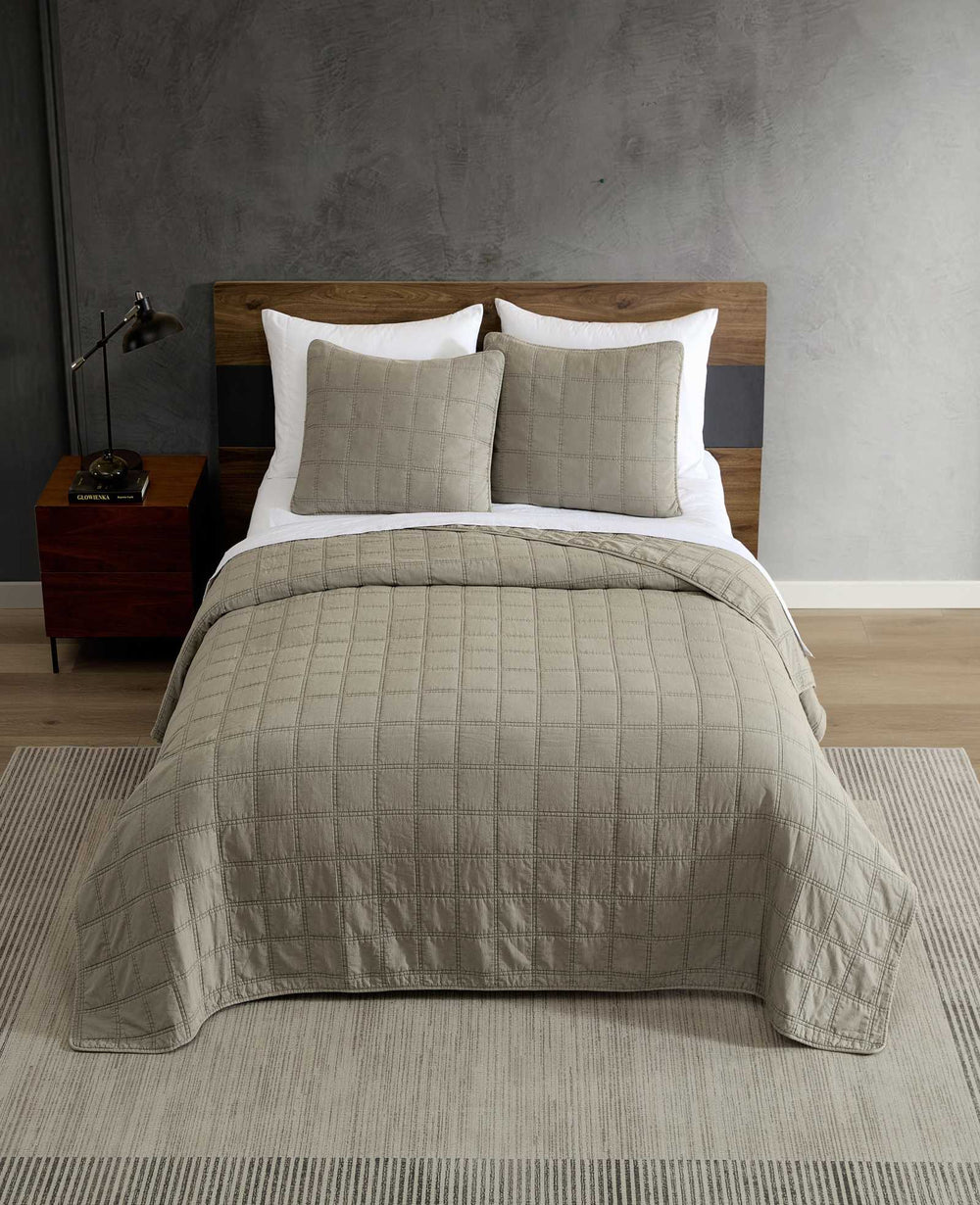 Kenneth Cole Stonewashed Quilt Set | BROWN