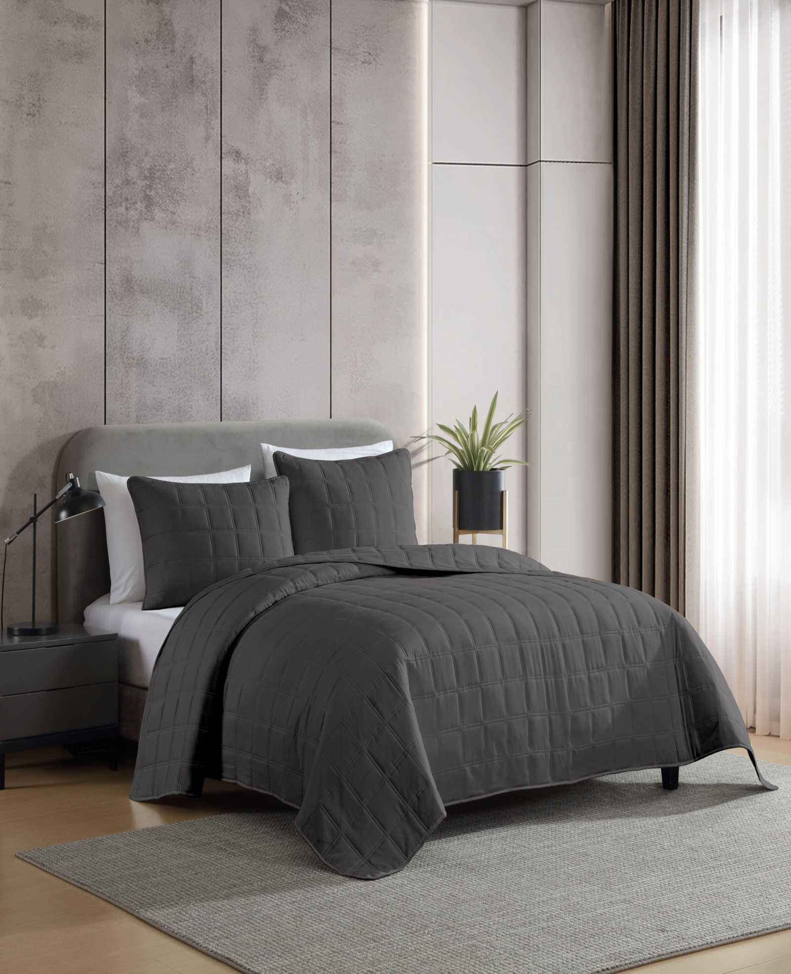 Kenneth Cole Stonewashed Quilt Set | CHARCOAL