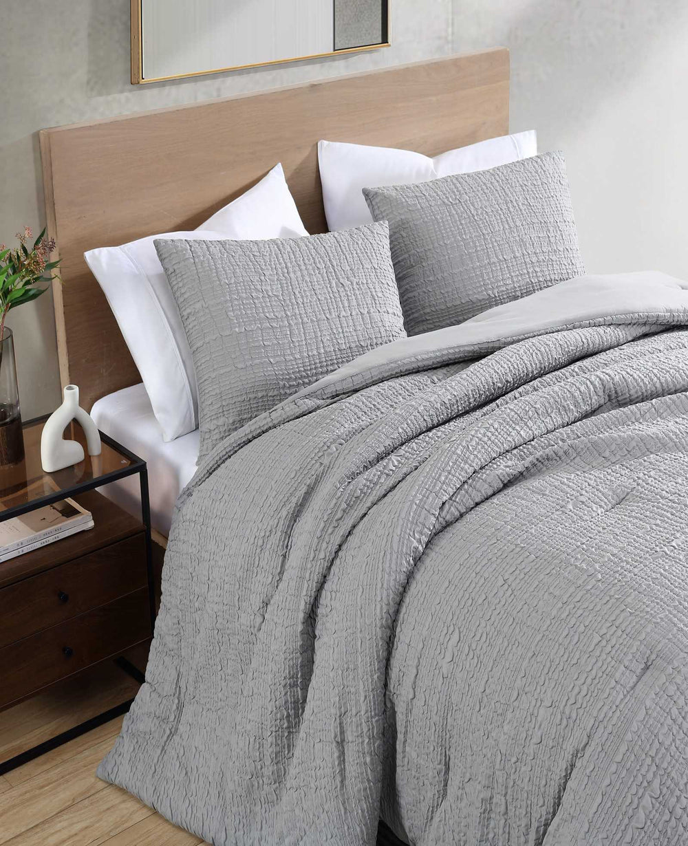 Kenneth Cole Serenity Wavy Lines Duvet Cover Set | GREY