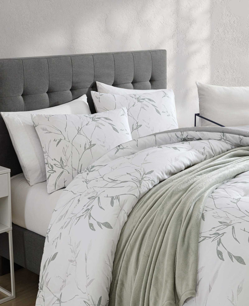 Kenneth Cole Ink Wash Vine Comforter + Sham Set | GREEN