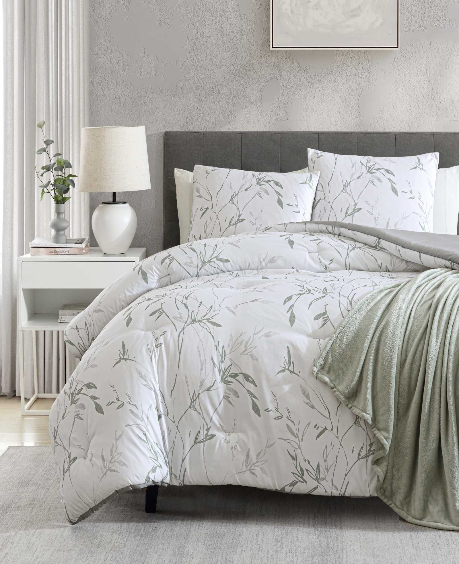 Kenneth Cole Ink Wash Vine Comforter + Sham Set | GREEN