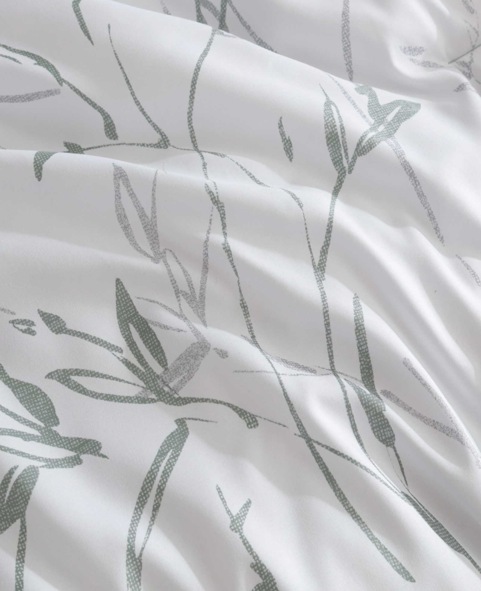 Kenneth Cole Ink Wash Vine Comforter + Sham Set | GREEN