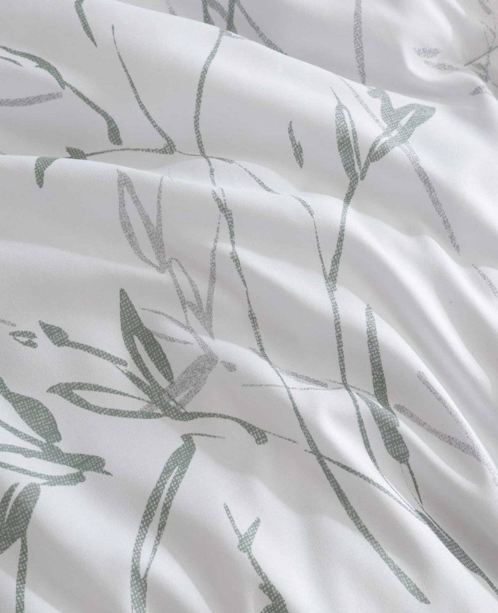 Kenneth Cole Ink Wash Vine Comforter + Sham Set | GREEN