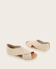 Kenneth Cole GENTLE SOULS - Leslie X Band Leather Tread Sole Sandal | DOE SUEDE