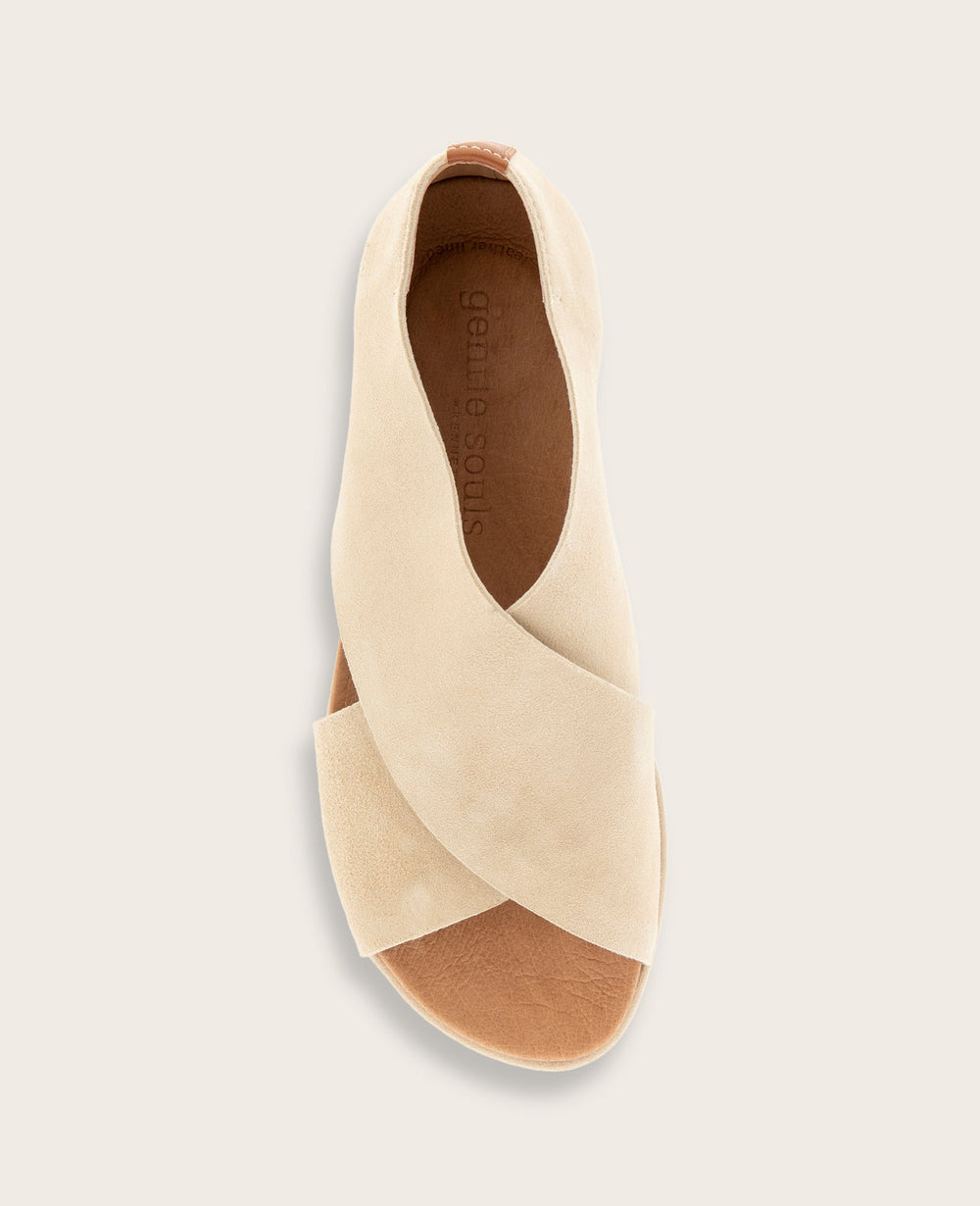 Kenneth Cole GENTLE SOULS - Leslie X Band Leather Tread Sole Sandal | DOE SUEDE
