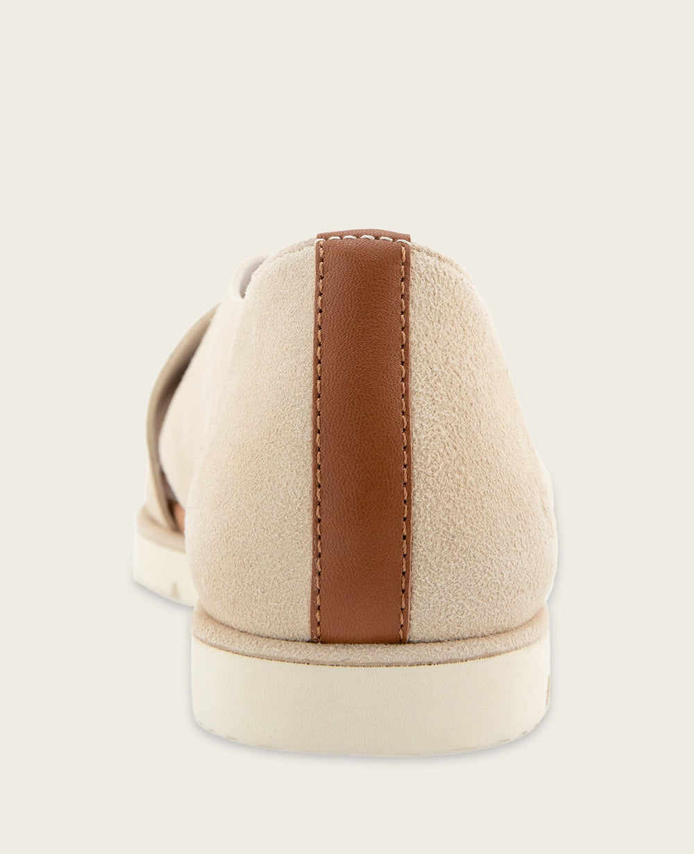 Kenneth Cole GENTLE SOULS - Leslie X Band Leather Tread Sole Sandal | DOE SUEDE