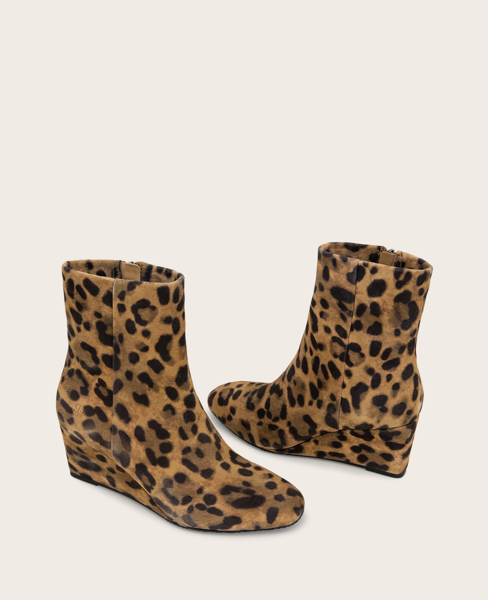 Kenneth Cole GENTLE SOULS - Nash Leopard Suede Side Zip Wedge Bootie | LEOPARD