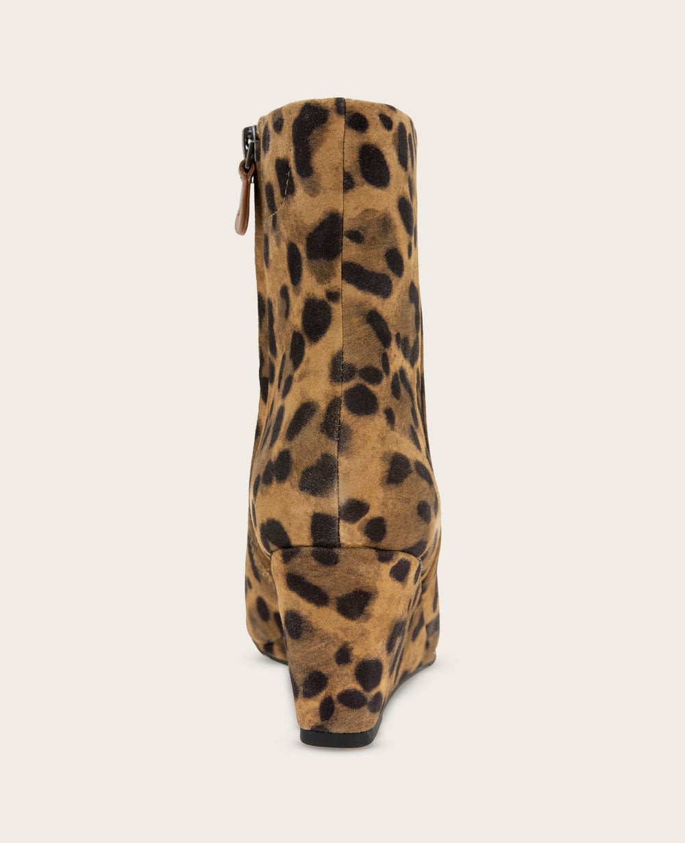 Kenneth Cole GENTLE SOULS - Nash Leopard Suede Side Zip Wedge Bootie | LEOPARD