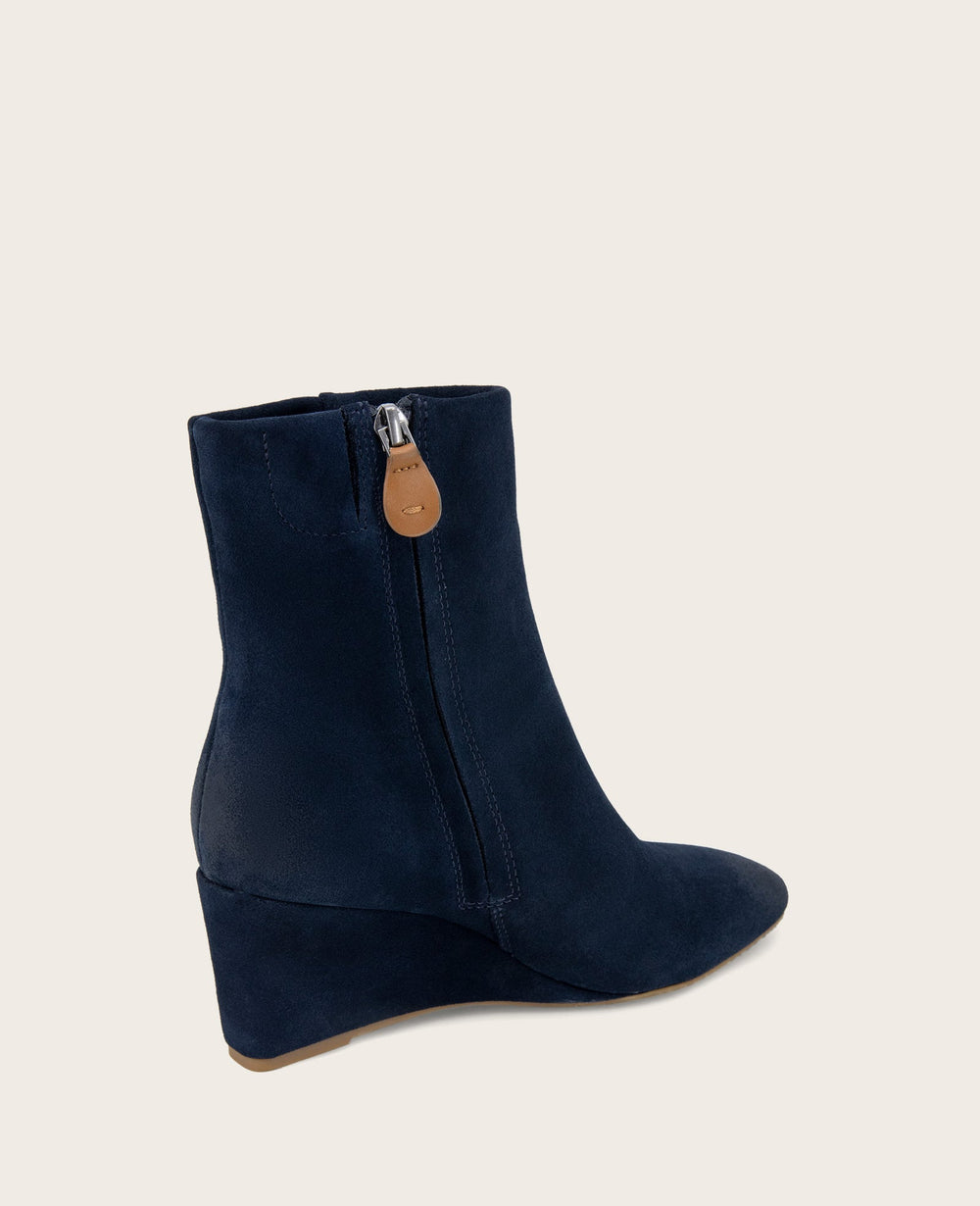 Kenneth Cole GENTLE SOULS - Nash Suede Side Zip Wedge Bootie | NAVY SUEDE