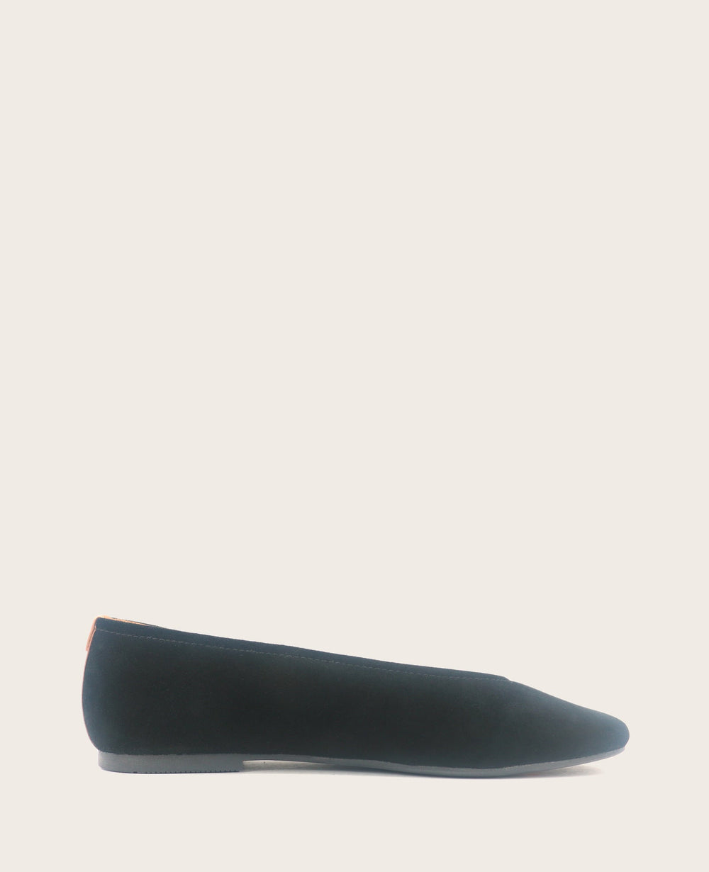 Kenneth Cole GENTLE SOULS - Willow Suede Ballet Flat | BLACK SUEDE