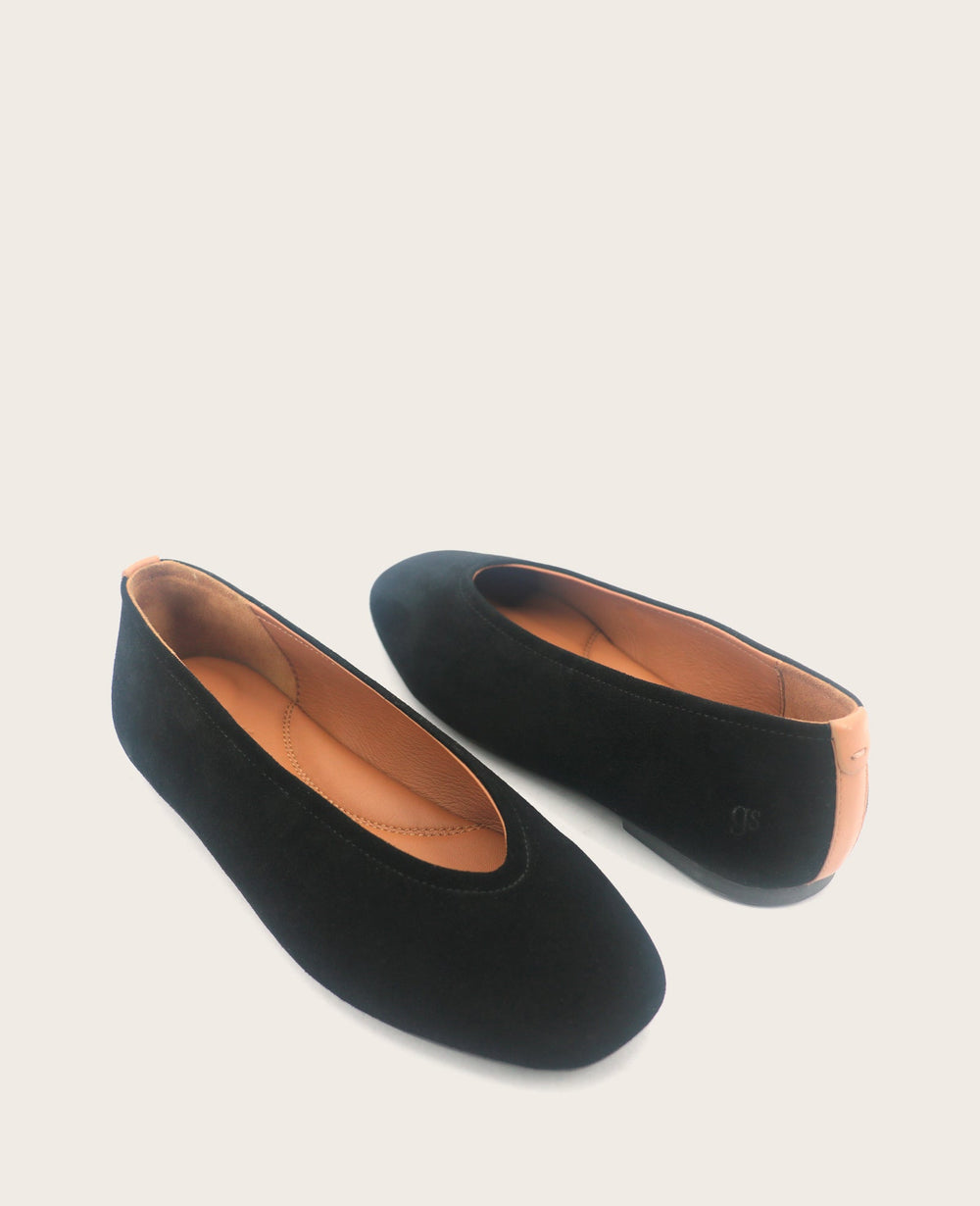 Kenneth Cole GENTLE SOULS - Willow Suede Ballet Flat | BLACK SUEDE